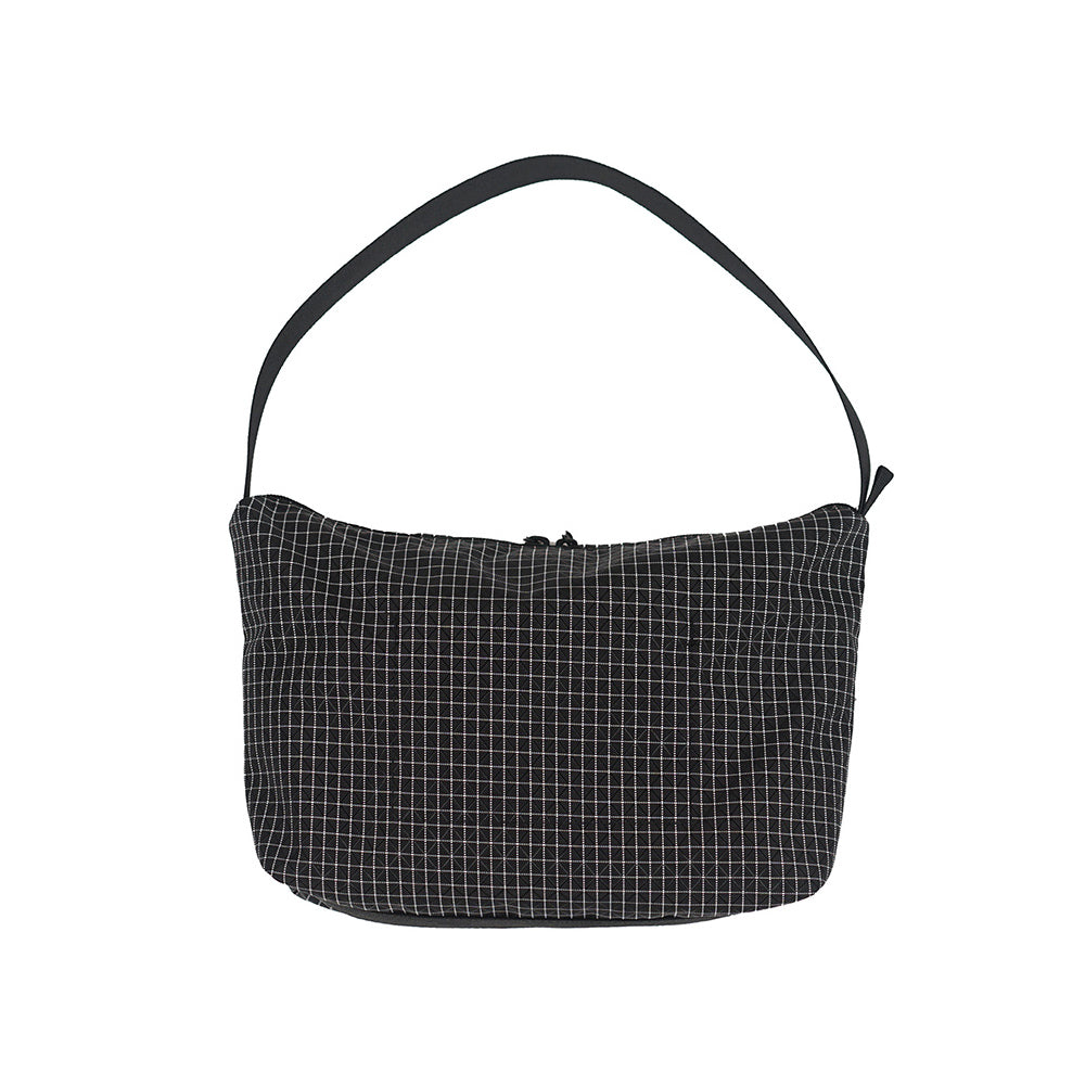 F137 KANGAROO BAG MINI BLACK GRIDSTOP