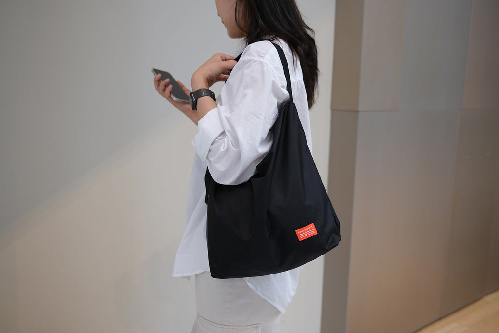 F137 Kangaroo Bag Large
