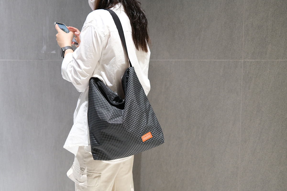 F137 Kangaroo Bag Large