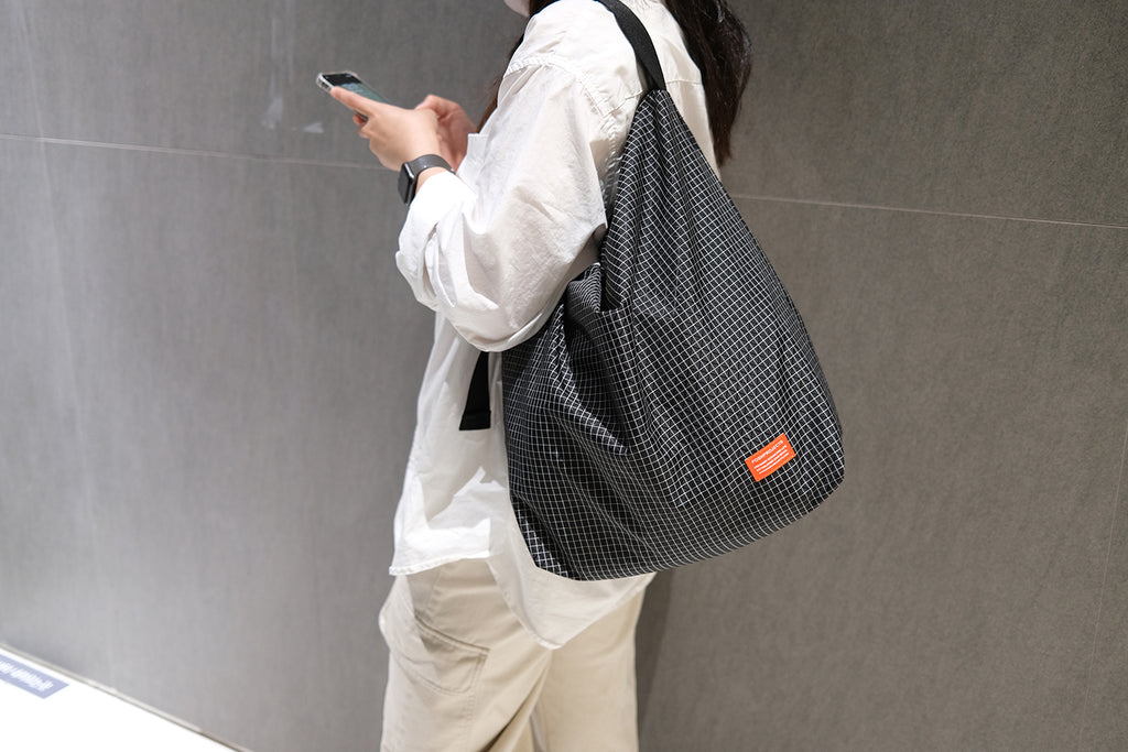 F137 Kangaroo Bag Large