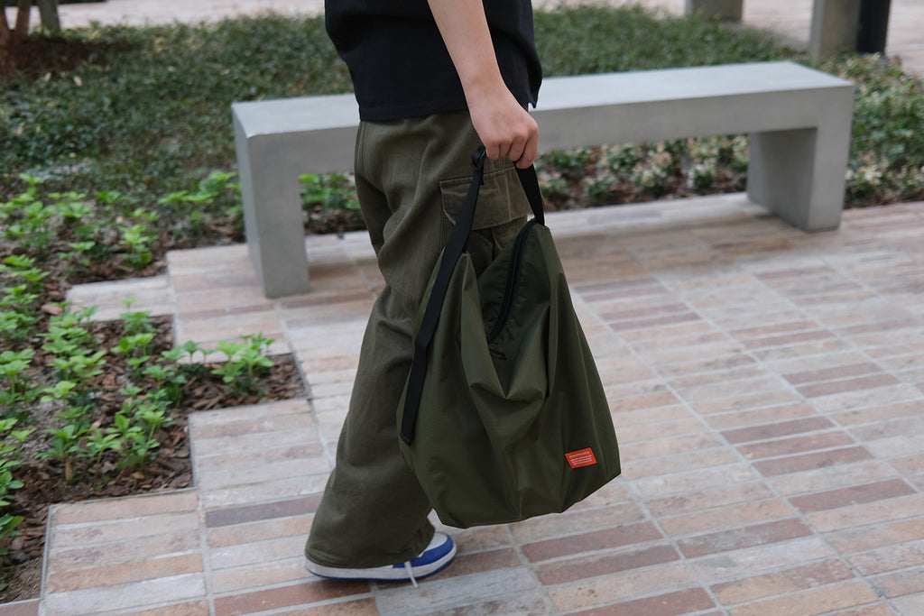 F137 Kangaroo Bag Large