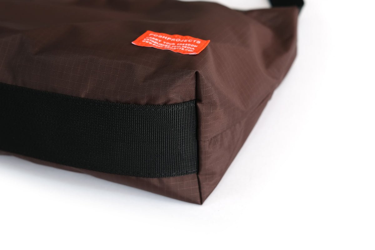 F137 Kangaroo Bag Mini
