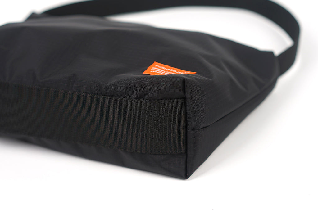 F137 Kangaroo Bag Mini
