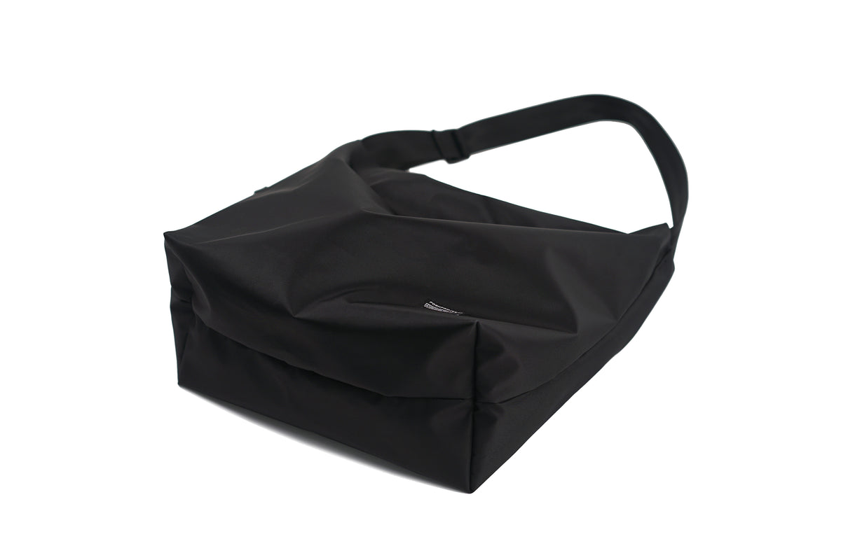 RJ137 KANGAROO BAG LARGE BLACK