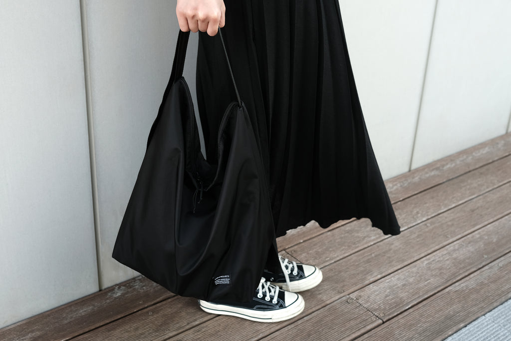 RJ137 KANGAROO BAG LARGE BLACK