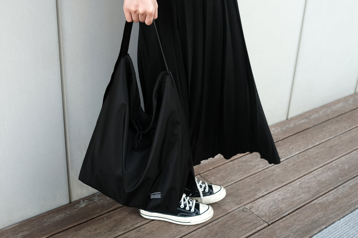 RJ137 KANGAROO BAG LARGE BLACK