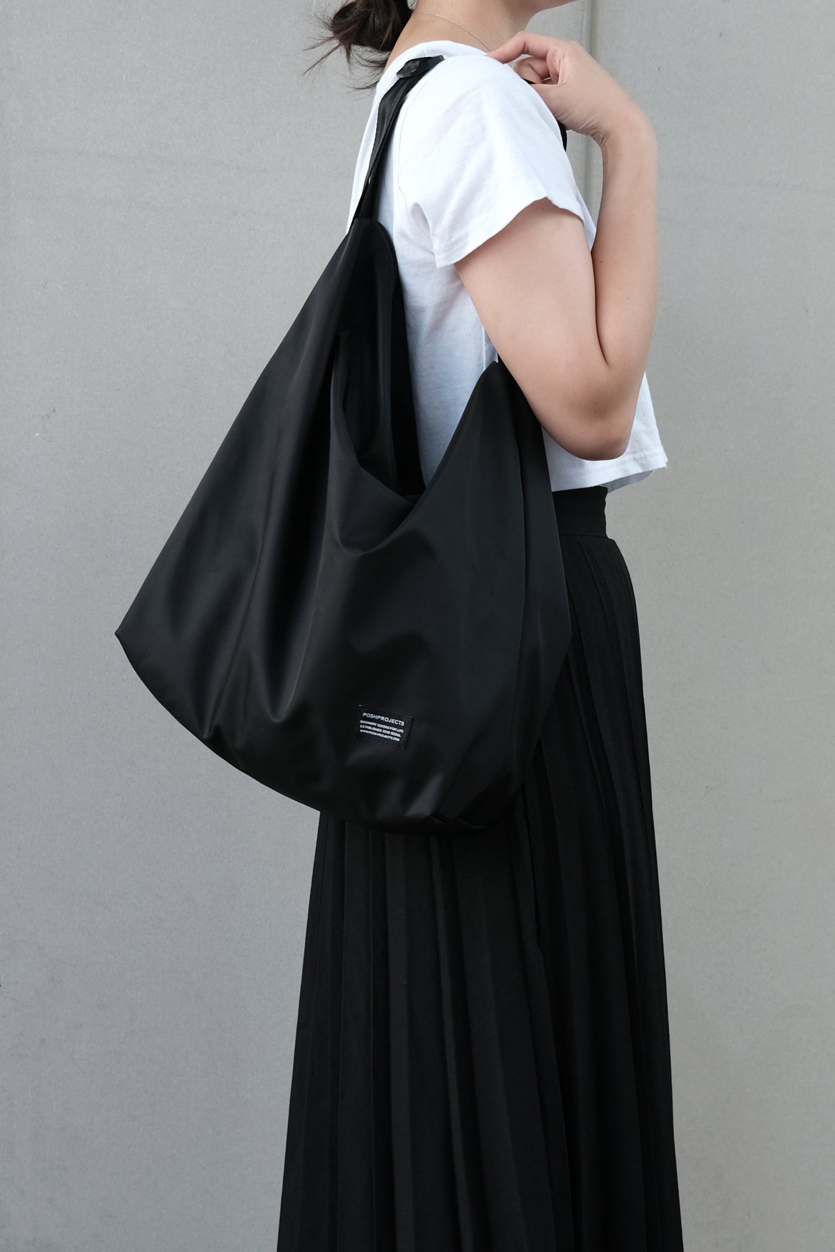 RJ137 KANGAROO BAG LARGE BLACK