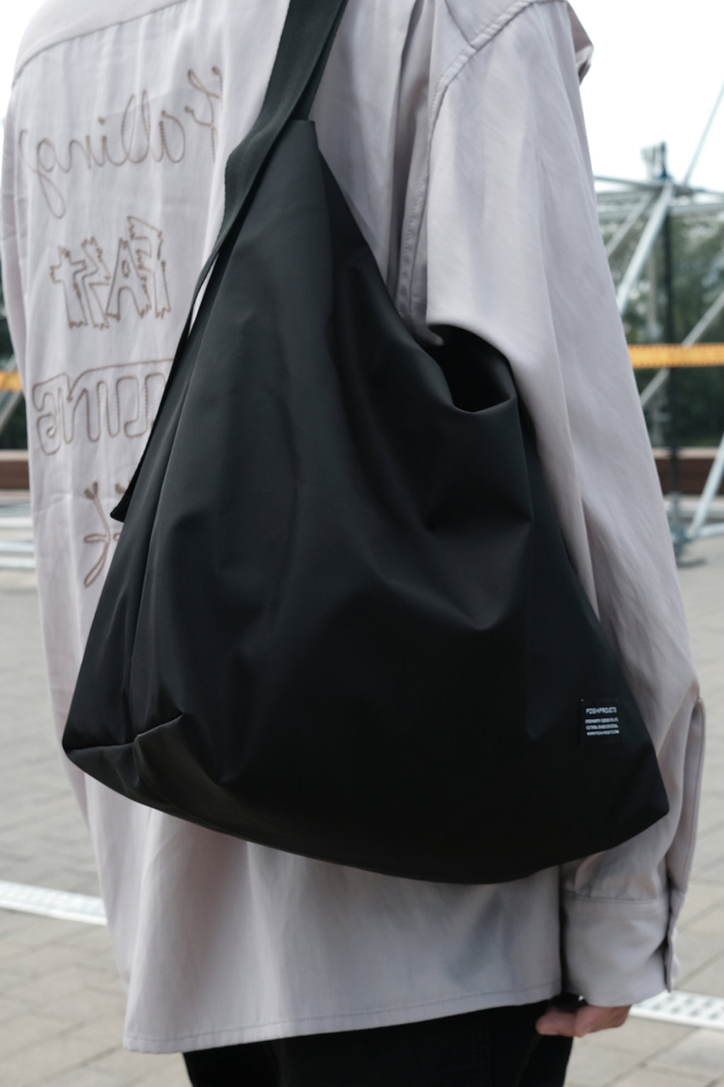 RJ137 KANGAROO BAG LARGE BLACK